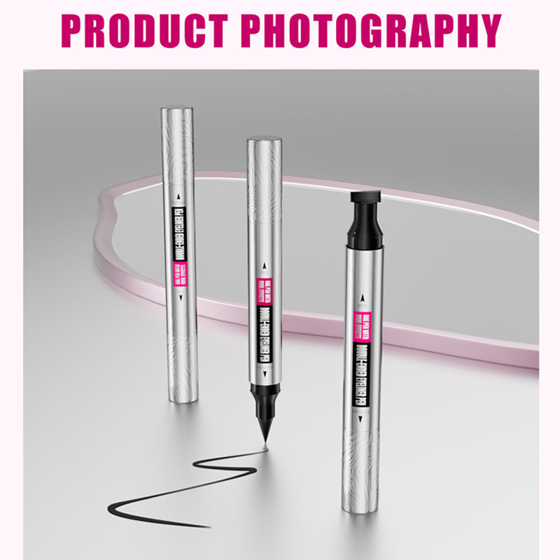 Eyeliner mit Flügelstempel