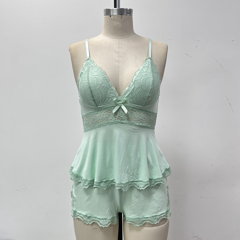 đNachtwäsche-Set aus Camisole und Shorts mit V-Ausschnitt und Spitzenbesatzâ¨