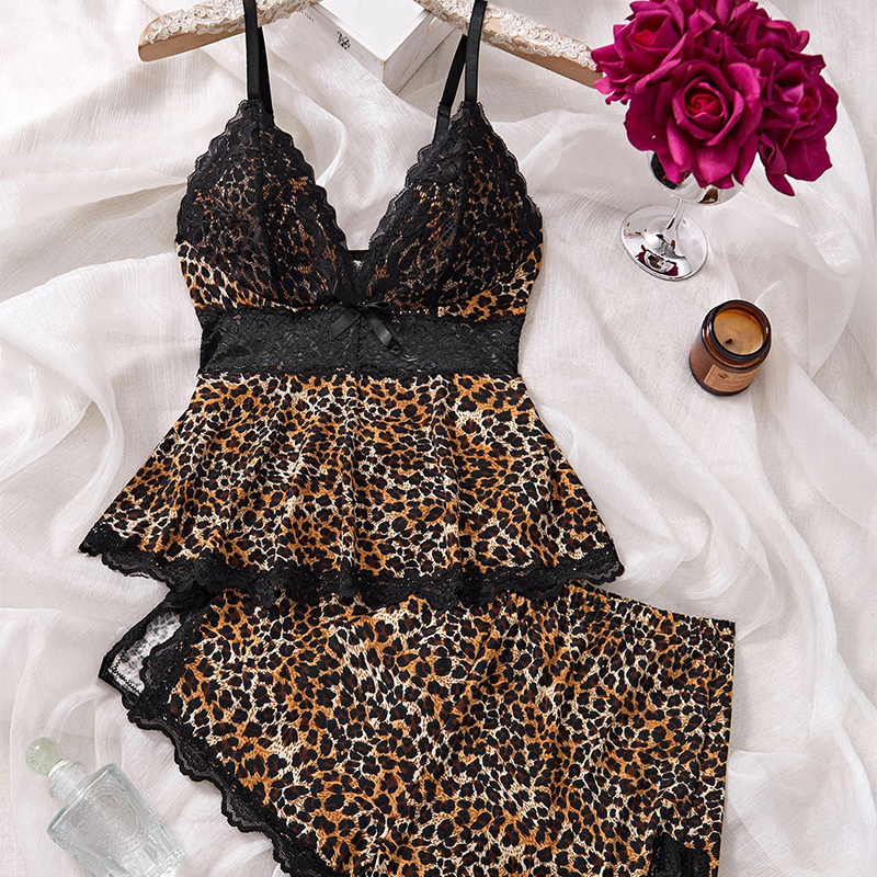 đNachtwäsche-Set aus Camisole und Shorts mit V-Ausschnitt und Spitzenbesatzâ¨