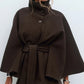 💎 Exklusives Angebot ✨ Damen-Capejacke mit Stehkragen und Taillengürtel – elegante Passform, zeitlose Eleganz und luxuriöse Ausstrahlung 👗