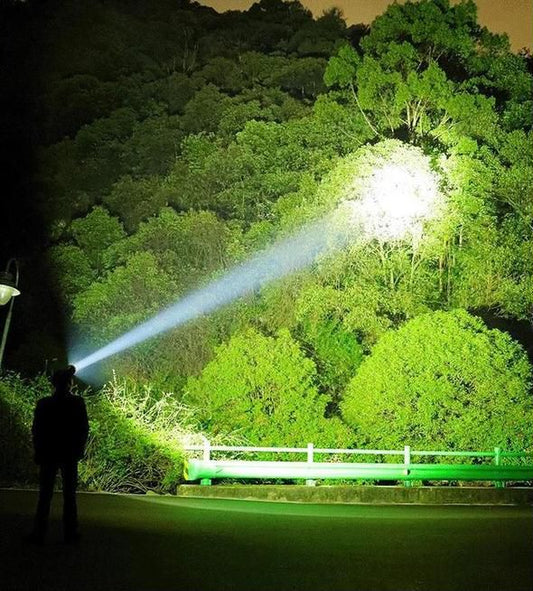 ✨49% Rabatt am letzten Tag des Verkaufs✨ Superhelle, leistungsstarke, hohe Lumen, lange taktische Taschenlampen mit wiederaufladbarer Batterie