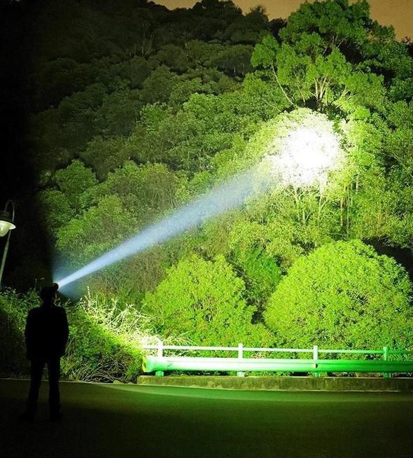 ✨49% Rabatt am letzten Tag des Verkaufs✨ Superhelle, leistungsstarke, hohe Lumen, lange taktische Taschenlampen mit wiederaufladbarer Batterie