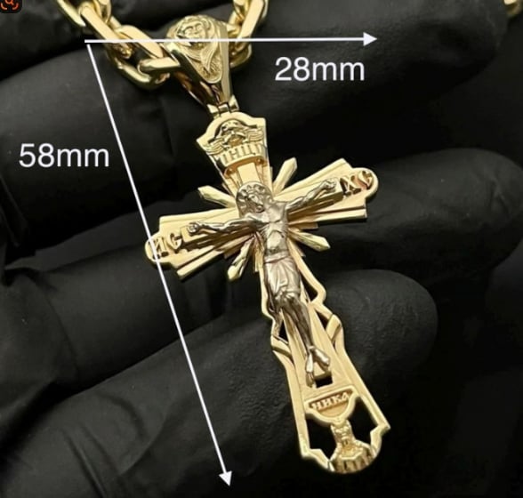 Halskette mit Jesus-Kreuz-Anhänger