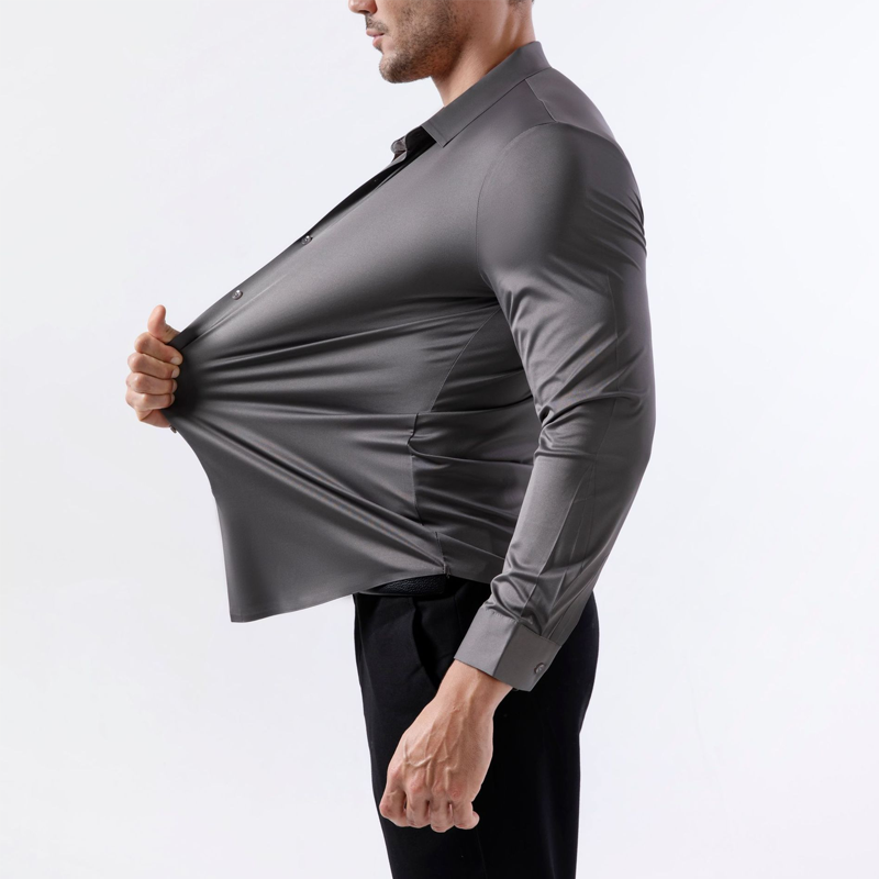 Herrenhemd aus hochelastischem, knitterfreiem Material