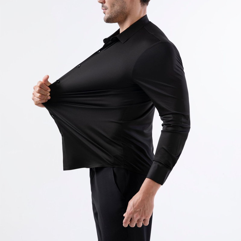 Herrenhemd aus hochelastischem, knitterfreiem Material