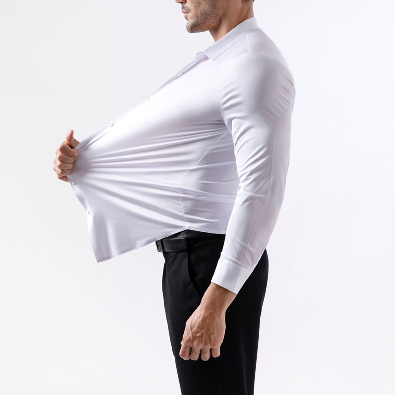 Herrenhemd aus hochelastischem, knitterfreiem Material