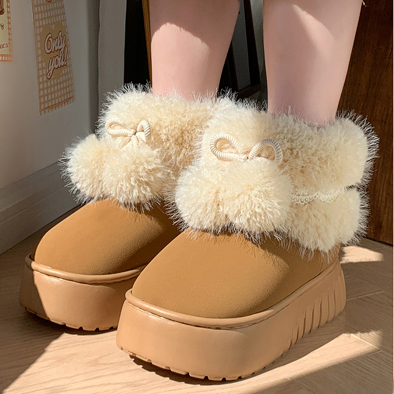 Warme, flauschige Damen-Slip-On-Plateauschuhe mit Bommel