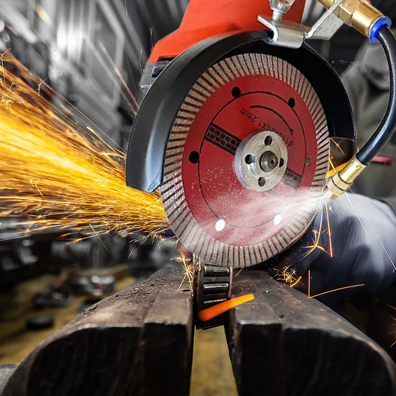 🔧 NUR FÜR BEGRENZTE ZEIT 50 % RABATT! ✨ Staubabsaug-Sprühgerät für Schneidemaschinen – zwei Sprühmodi, flexibler Aluminiumschlauch, rostfrei 💧