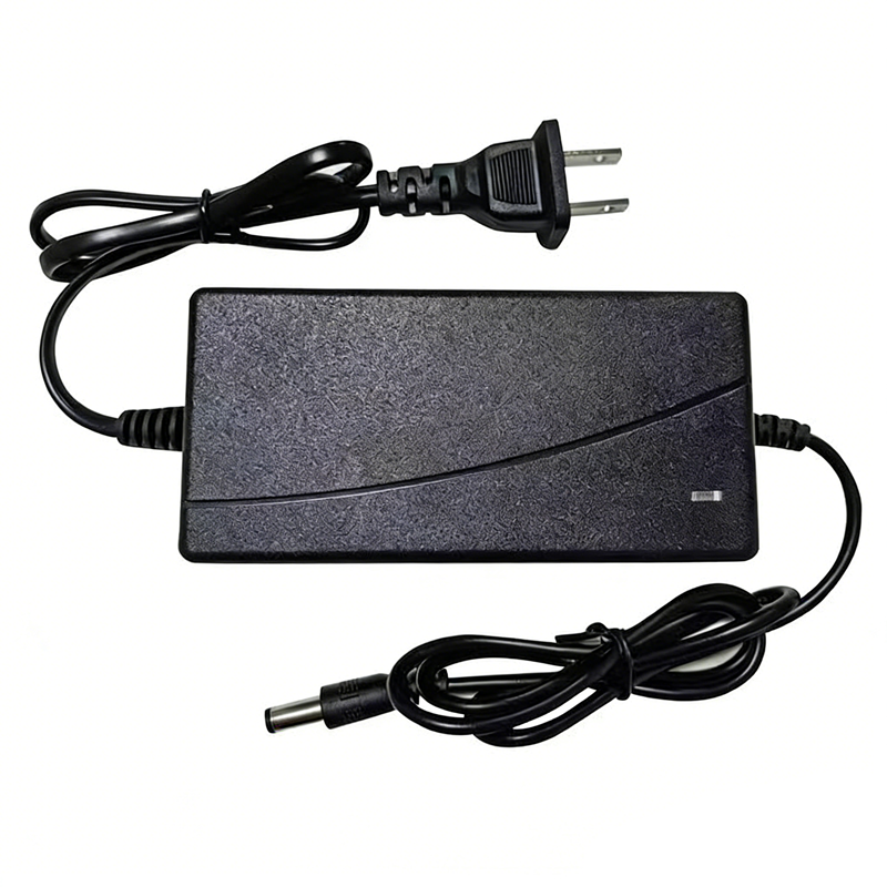 Universal-Schnellladegerät für Li-Ionen-Akkus von Elektrowerkzeugen