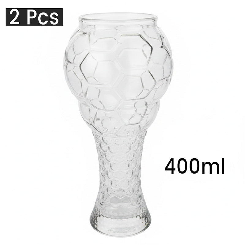 Fußballförmiges Glas für Sportfans