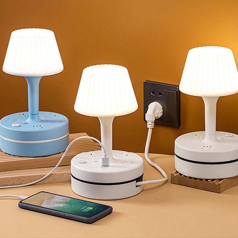 Nachttischlampen mit Steckdosen und USB-Anschlüssen