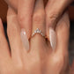 Minimalistischer Ring mit smaragdgeschliffenem Stein